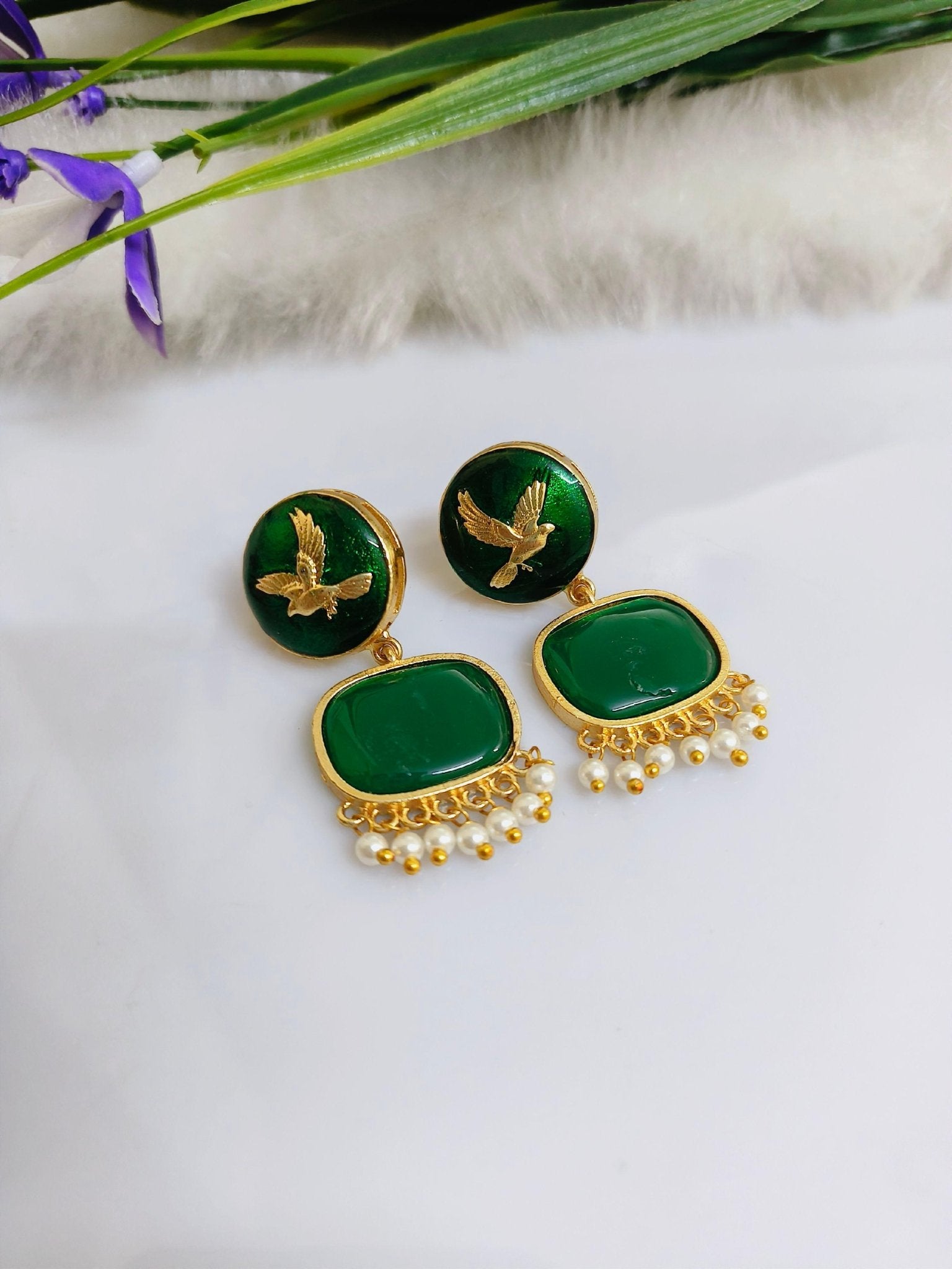 Classy Golden Dangler Earrings | Sarichka - Sarichka FashionSarichka Fashion